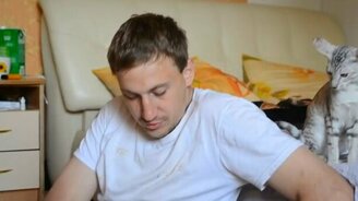 Хозяин учит волчат выть - смотреть видео (1:47)