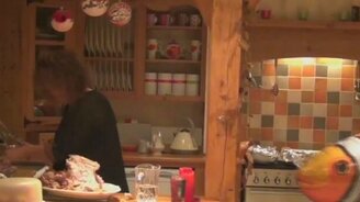 Рыбка подлетела незаметно - смотреть видео (0:15)