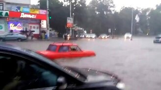 Заплыв Запорожца - смотреть видео (0:52)