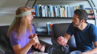 Если бы мясоеды вели себя, как веганы - смотреть видео (3:11)