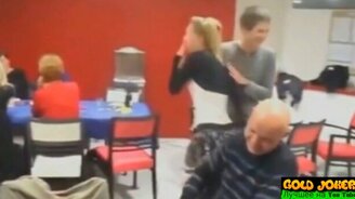 Женские казусы и приколы - смотреть видео (3:29)