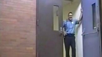 Охранники все такие - смотреть видео (1:35)