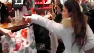 Истеричка в кафе - смотреть видео (4:16)