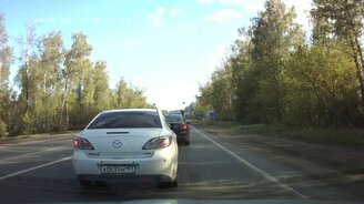 Обочечник помешал обочечнику - смотреть видео (0:39)