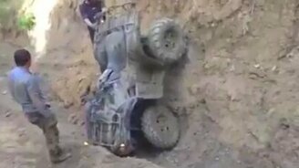 Вася и квадроцикл - смотреть видео (1:47)