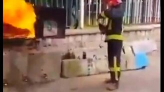 Газировка как огнетушитель - смотреть видео (0:44)