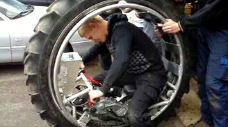 Одноколёсный мотоцикл - смотреть видео (1:18)