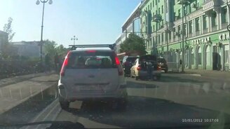 В ДТП только девушки - смотреть видео (0:21)