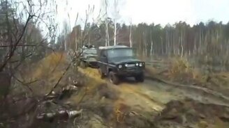 УАЗики прут, как танки - смотреть видео (2:08)