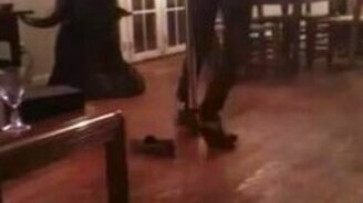 Покрутилась и свалилась - смотреть видео (0:27)