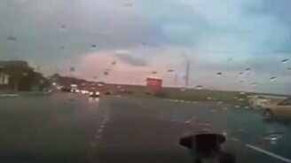 Когда от столкновения уберегло чудо - смотреть видео (0:27)