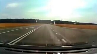 Сначала несутся, потом орут - смотреть видео (0:33)