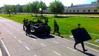 Разборка УАЗа курсантами - смотреть видео (4:35)