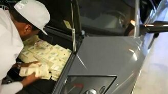 Багажник с долларами - смотреть видео (2:21)