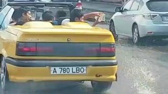 Кабриолет не дружит с осадками - смотреть видео (0:22)