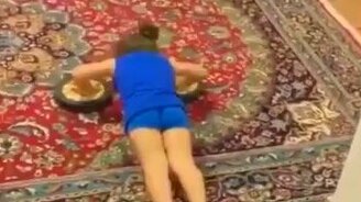 Будущая олимпийская чемпионка - смотреть видео (1:00)