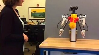 Эмоциональный робот - смотреть видео (0:59)