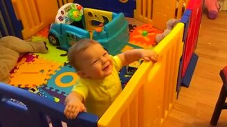 Когда папа пришёл с работы - смотреть видео (0:29)