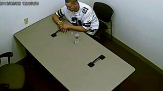 Побег из полицейского участка - смотреть видео (2:26)