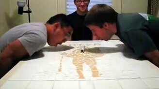 Студенты нашли новое применение для трубок - смотреть видео (0:27)