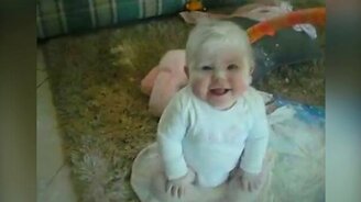 Счастливые дети в муке - смотреть видео (0:32)