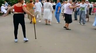 Сумасшедшие уличные пляски - смотреть видео (2:40)