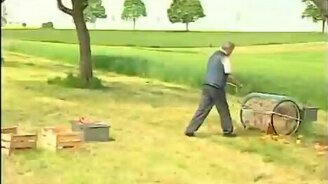 Собираем яблоки быстро - смотреть видео (3:08)