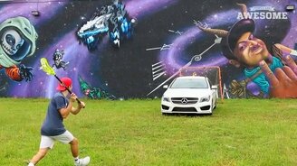 Невероятные трюки: футбол и баскетбол - смотреть видео (4:02)