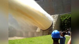 Сброс воды с ГЭС, плотин и дамб - смотреть видео (10:24)