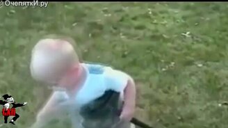 Смешные ребятишки в видеоподборке - смотреть видео (4:26)