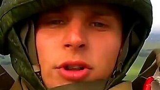 Полёт серьёзного солдата - смотреть видео (0:34)