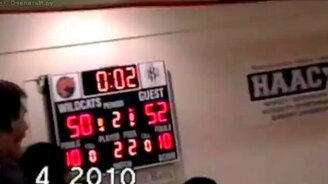 Гол с середины поля - смотреть видео (1:25)