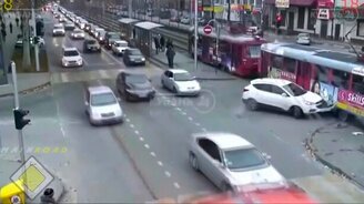 Не зевай - там трамвай! - смотреть видео (9:51)