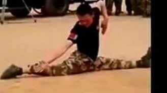 На что способен китайский боец - смотреть видео (2:25)