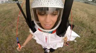 Экстремалка и два небоскрёба - смотреть видео (1:56)