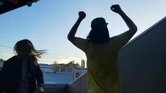 Посигналь нам! - смотреть видео (0:12)