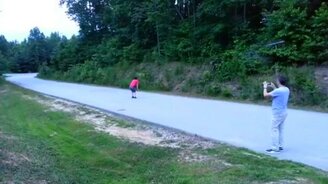 Бутылка-ракета и оператор - смотреть видео (1:13)