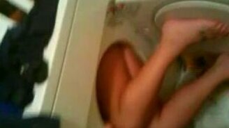 Девушка в сушилке - смотреть видео (4:48)