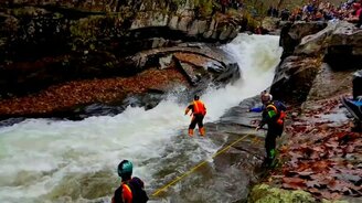 Спасение каякера - смотреть видео (0:23)