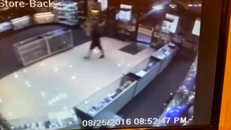 Грабитель обделался - смотреть видео (1:21)