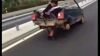 Если нет задних колёс... - смотреть видео (0:35)