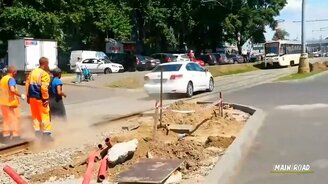 Застрявшие на рельсах - смотреть видео (5:12)