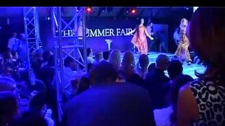 Целует ноги Ладе Дэнс - смотреть видео (5:16)