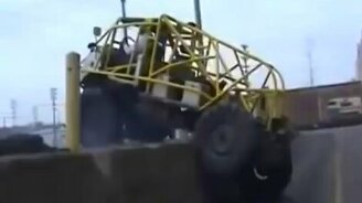 Большой самодельный вездеход - смотреть видео (0:20)