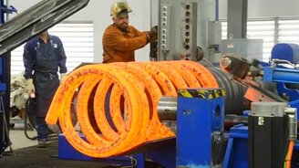 Как делаются огромные пружины - смотреть видео (4:18)