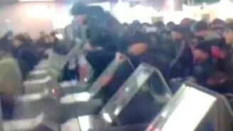 Нашествие мусульман в метро - смотреть видео (2:50)