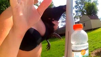 Умеет ли курица плавать? - смотреть видео (2:01)