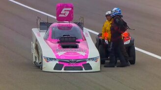 Встала на дыбы на старте - смотреть видео (0:55)