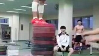 Самый маленький - самый прыгучий - смотреть видео (1:27)