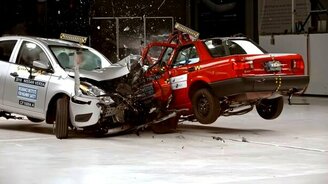 Краш-тест: Ниссан Тсуру против Ниссан Верса - смотреть видео (1:30)